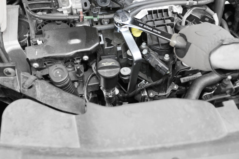 1493FF-WR. REMOVING/INSTAL. OIL FILTERS