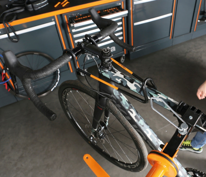 3927-HANDLEBAR CLAMP