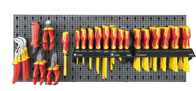 6600 M/643-ASSORTMENT OF 90 TOOLS