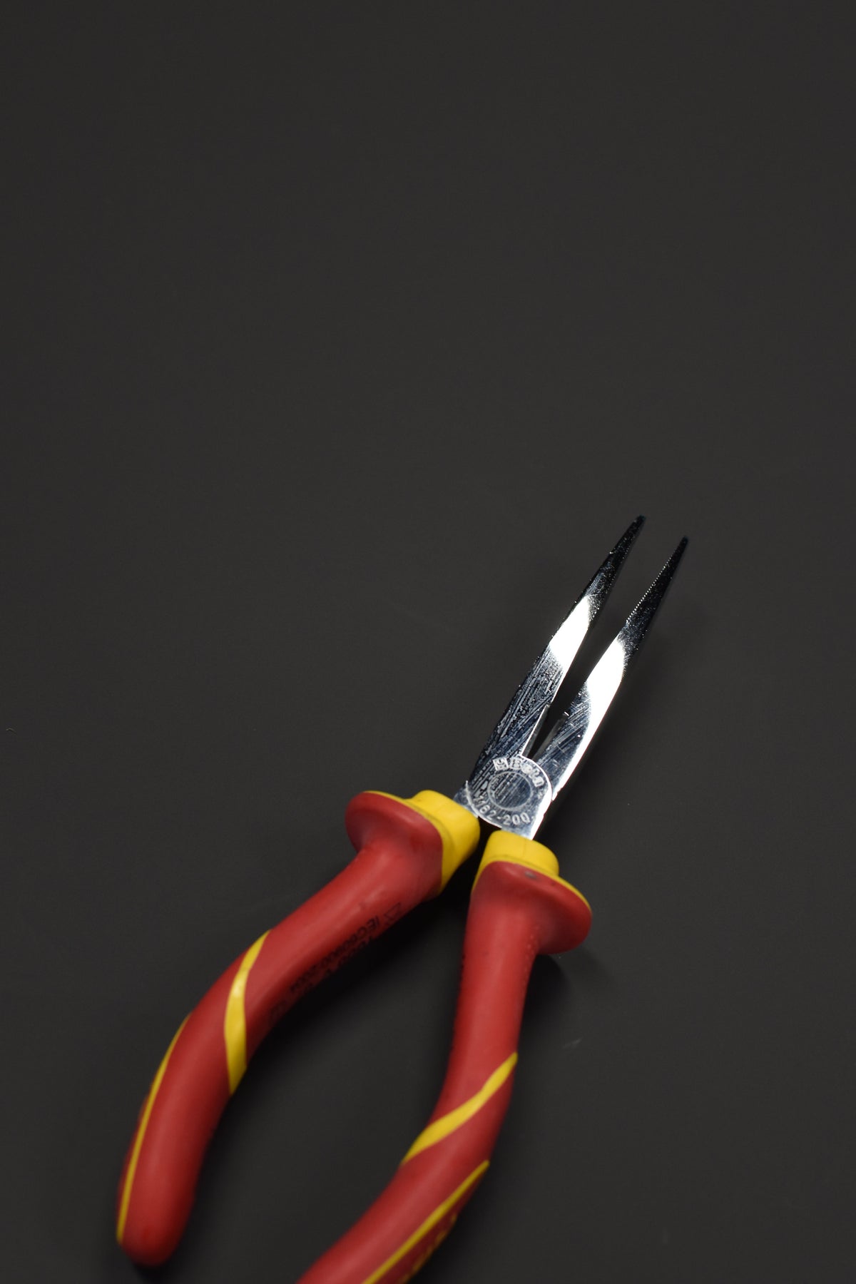 1162MQ 160-EXTRA LONG FLAT NOSE PLIERS