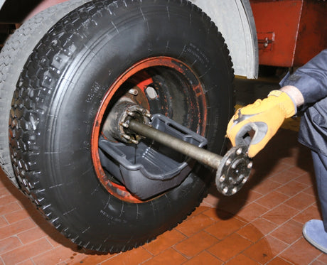 1878 3-OIL COLLECTION TANK F. TRUCK HUBS