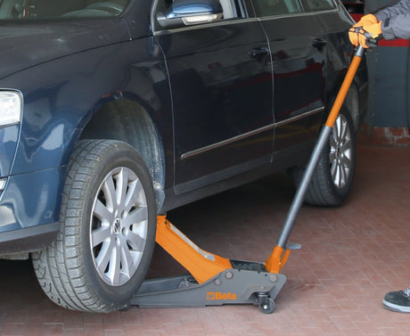 3029/2T-LOWERED HYDRAULIC JACK 4 WHEELS