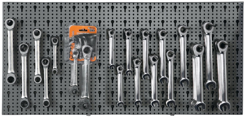 6600 M/42-ASSORTMENT OF 65 TOOLS